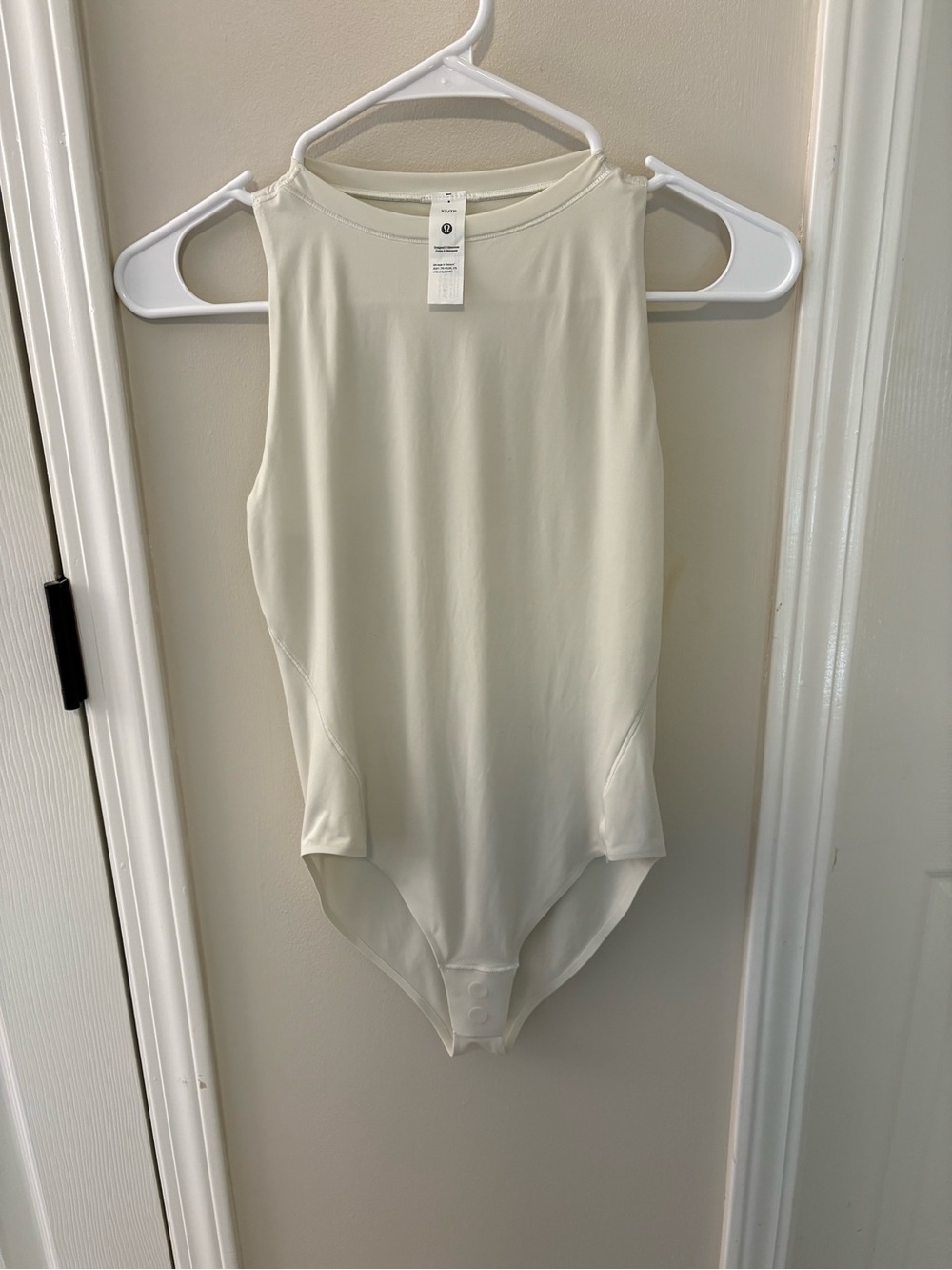 Lululemon white body suit XS